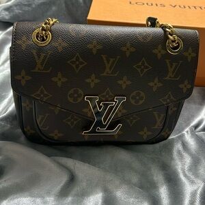 Louis Vuitton purse and wallet *authentic*